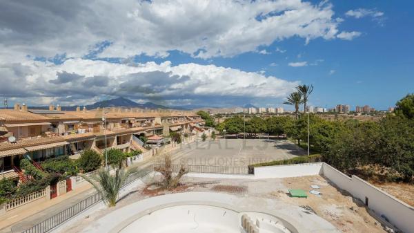 Autopromoción Villa en la Font