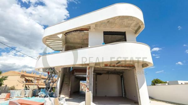 Autopromoción Villa en la Font