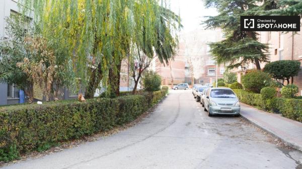 Apartamento de 3 dormitorios en alquiler en Campamento, Madrid