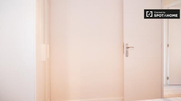 Apartamento de 3 dormitorios en alquiler en Campamento, Madrid