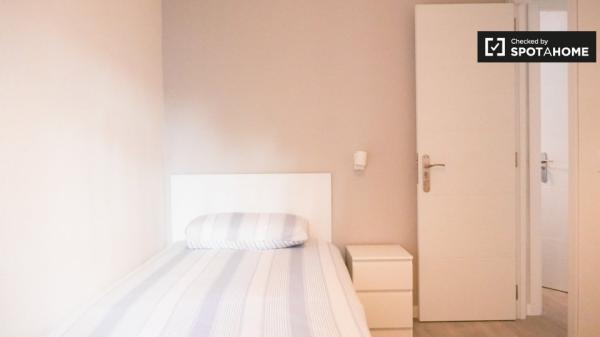 Apartamento de 3 dormitorios en alquiler en Campamento, Madrid