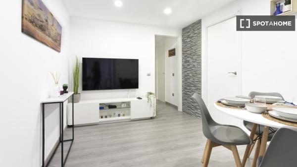 Habitación en piso de 3 habitaciones en alquiler en Casa de Campo, Madrid