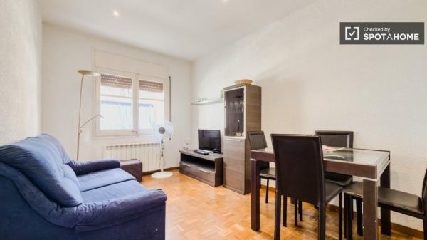 Piso de 3 habitaciones en alquiler en Sants-Badal, Barcelona.