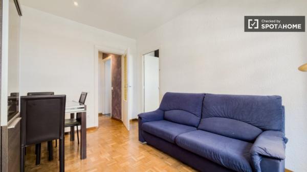 Piso de 3 habitaciones en alquiler en Sants-Badal, Barcelona.