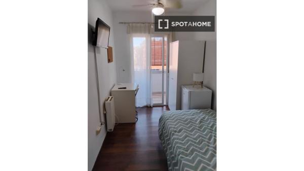 Habitación en piso compartido en Alcalá de Henares.