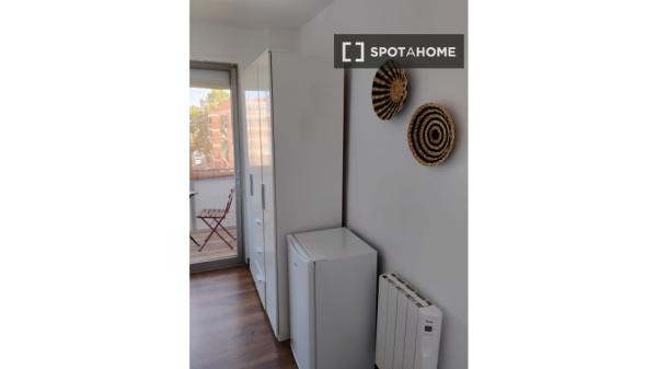 Habitación en piso compartido en Alcalá de Henares.