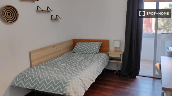 Habitación en piso compartido en Alcalá de Henares.