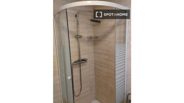Habitación en piso compartido en Alcalá de Henares.