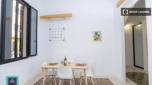 Se alquila piso de 2 dormitorios en Vegueta, Las Palmas.