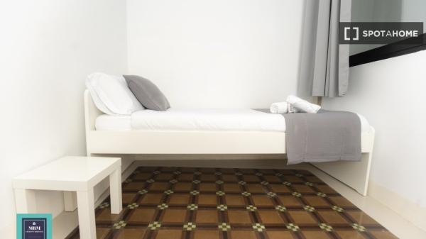 Se alquila piso de 2 dormitorios en Vegueta, Las Palmas.