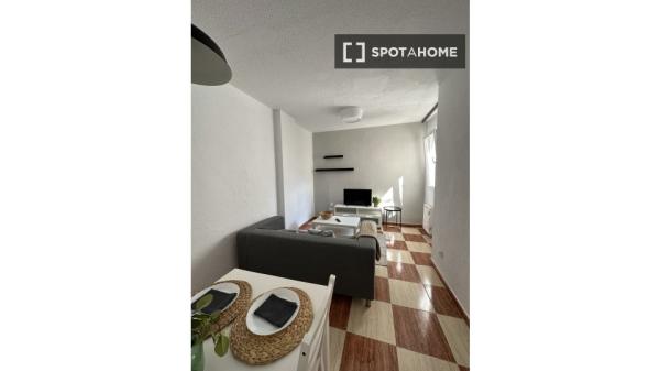 Habitación en piso compartido de 4 habitaciones en Vista Alegre, Madrid.