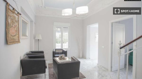 Habitación en piso compartido en alquiler en El Porvenir, Sevilla