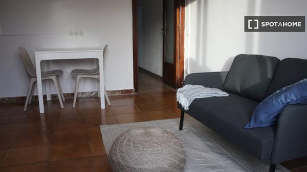 Piso de 3 habitaciones en alquiler en El Carmel, Barcelona