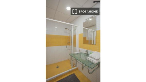 Habitación en piso compartido en alquiler en El Porvenir, Sevilla