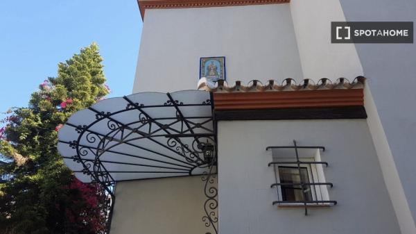 Habitación en piso compartido en alquiler en El Porvenir, Sevilla