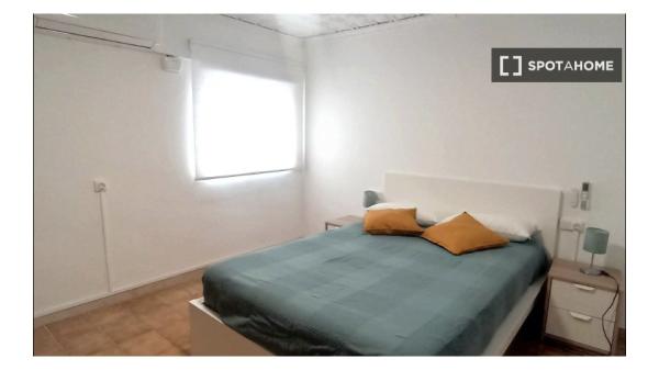 Piso de 3 habitaciones en alquiler en El Carmel, Barcelona