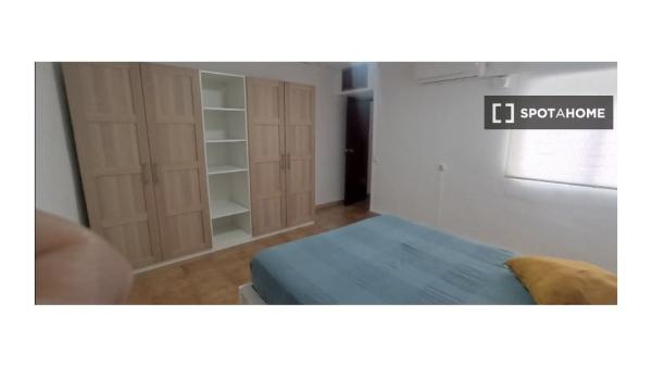 Piso de 3 habitaciones en alquiler en El Carmel, Barcelona