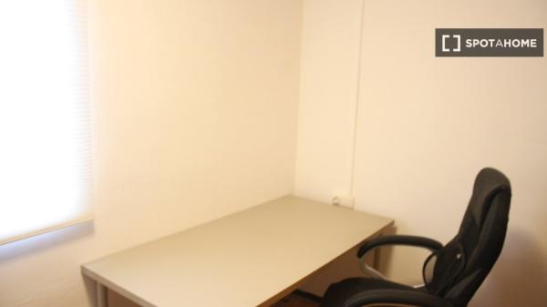 Piso de 3 habitaciones en alquiler en El Carmel, Barcelona