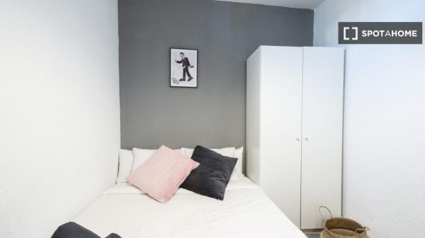 Shared apartment in Madrid