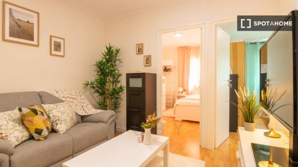 Piso en alquiler de 3 habitaciones en La Torrassa, Barcelona