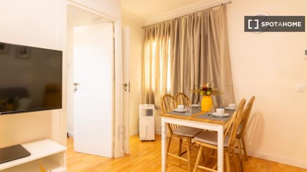 Piso en alquiler de 3 habitaciones en La Torrassa, Barcelona