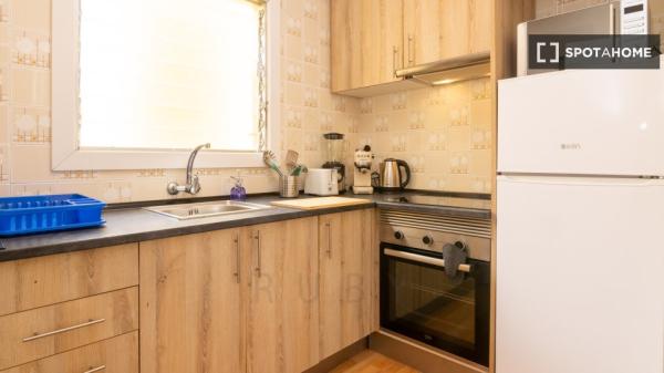 Piso en alquiler de 3 habitaciones en La Torrassa, Barcelona