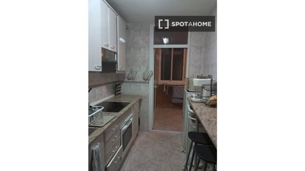 Room in shared apartment in Móstoles