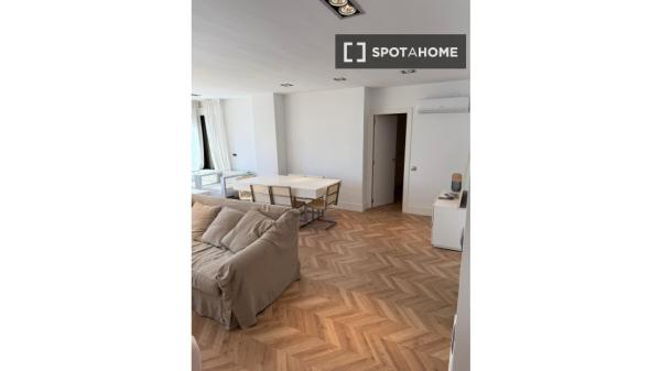 Se alquila apartamento de 4 habitaciones en Sueca, Valencia.