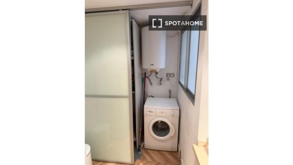 Se alquila apartamento de 4 habitaciones en Sueca, Valencia.