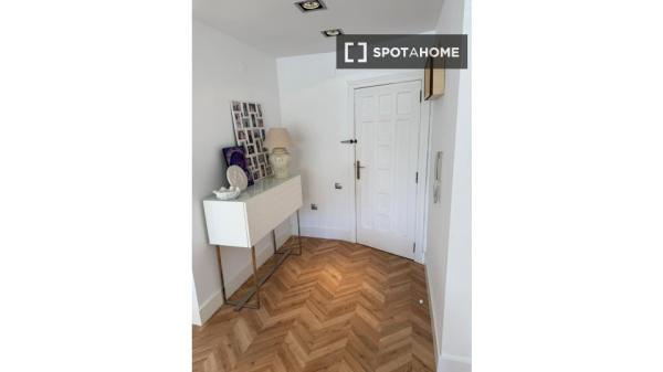 Se alquila apartamento de 4 habitaciones en Sueca, Valencia.