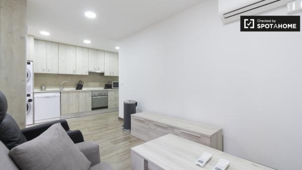 Room in shared flat, Quintana, Madrid