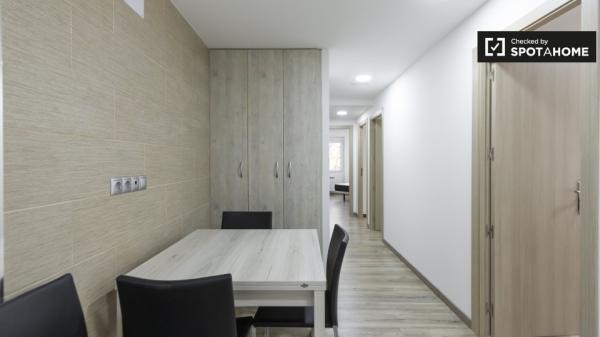 Room in shared flat, Quintana, Madrid