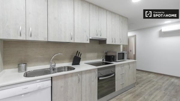 Room in shared flat, Quintana, Madrid