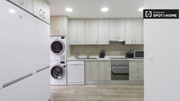 Room in shared flat, Quintana, Madrid