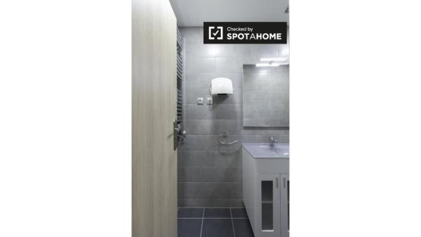 Room in shared flat, Quintana, Madrid