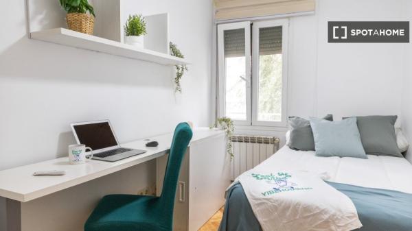 Room in shared flat, Valdezarza, Madrid