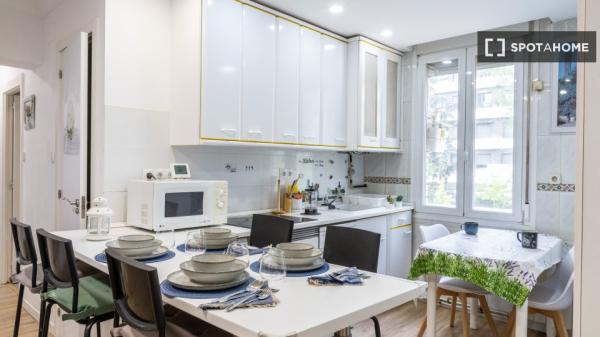 Room in shared flat, Valdezarza, Madrid
