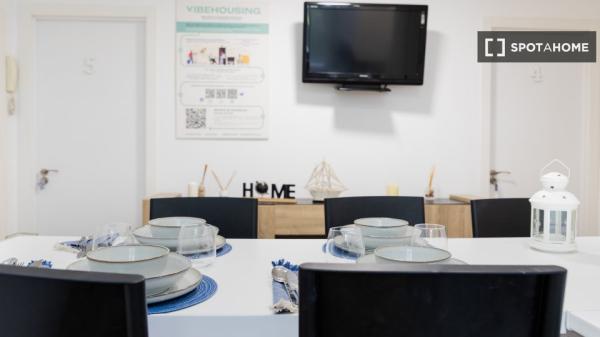 Room in shared flat, Valdezarza, Madrid