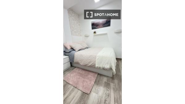 Pokój we wspólnym mieszkaniu w València