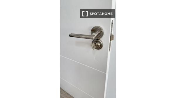 Pokój we wspólnym mieszkaniu w València