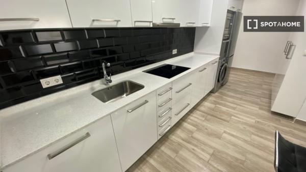 Pokój we wspólnym mieszkaniu w València