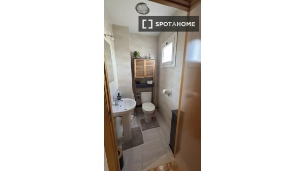 Pokój we wspólnym mieszkaniu w València