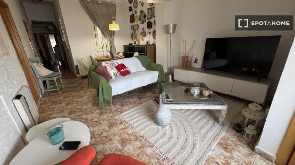 Pokój we wspólnym mieszkaniu w València