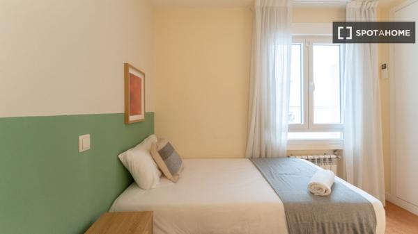 Room in 6-bedroom shared flat rental in Prosperidad