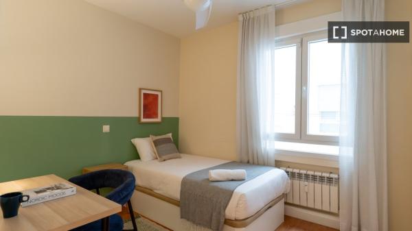 Room in 6-bedroom shared flat rental in Prosperidad