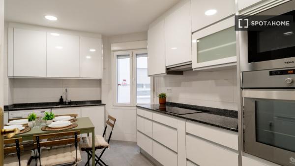 Room in 6-bedroom shared flat rental in Prosperidad