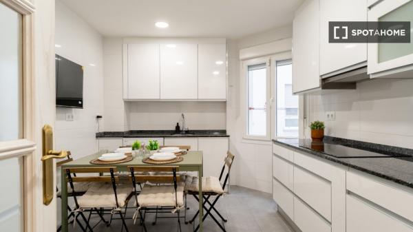 Room in 6-bedroom shared flat rental in Prosperidad