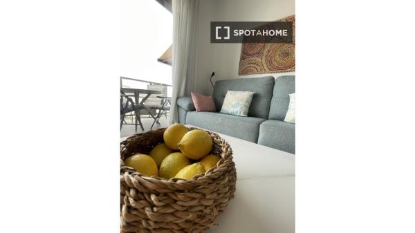 Piso de 2 dormitorios en alquiler en Santa Pola, Alicante