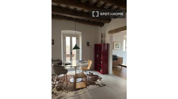 Room in shared apartment in Barcelona