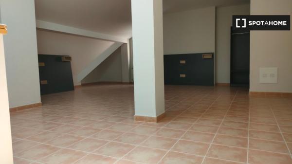 Apartamento de 2 dormitorios en alquiler en Alcalá de Henares